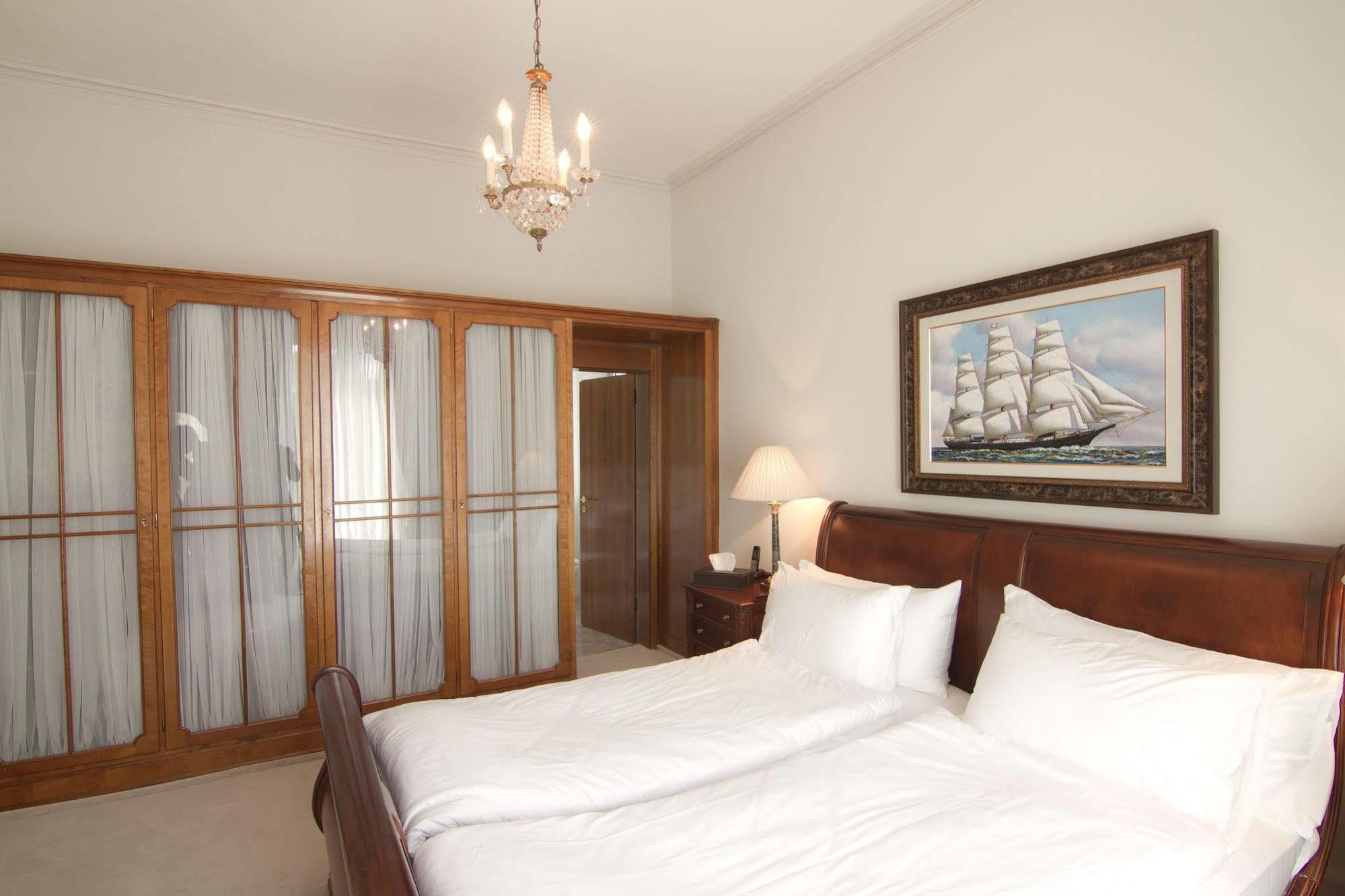 Hotel Romerbad บาเดนไวเลอร์ ภายนอก รูปภาพ